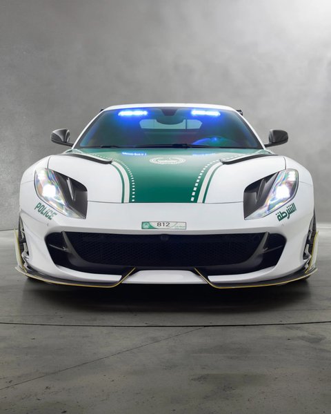 Ferrari 812 Superfast 6